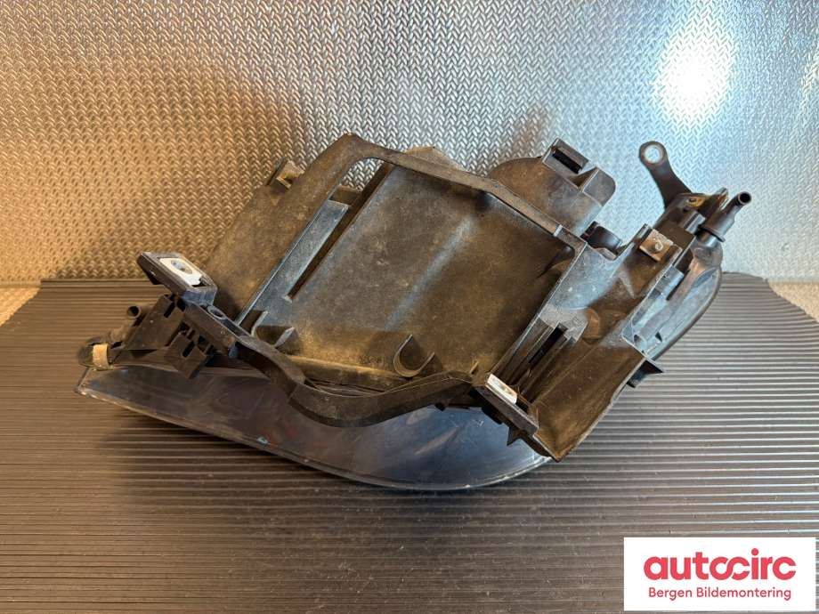 Frontlykt høyre halogen til BMW 5-Serie 2003-2010 (E60/E61) (E60/E61) (BMW|63 12 7 177 728|)