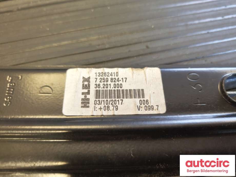 Ruteheis høyre til BMW 3-Serie 2012-2018 (F30/F31/F34) (F30/F31/F34) (BMW|51 33 7 281 886|)