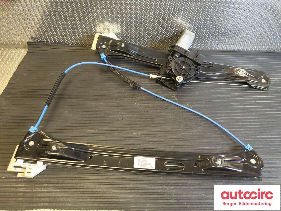 Ruteheis venstre foran til BMW 3-Serie, 2012-2018 (F30/F31/F34) (F30/F31/F34) (BMW|51 33 7 281 885)