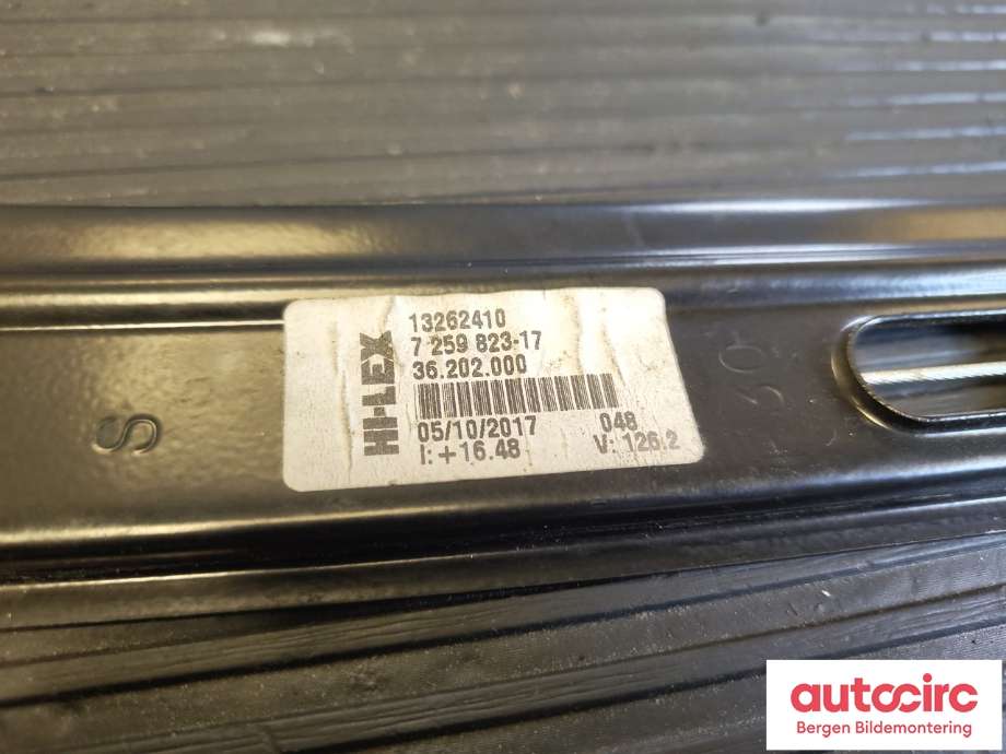 Ruteheis venstre foran til BMW 3-Serie 2012-2018 (F30/F31/F34) (F30/F31/F34) (BMW|51 33 7 281 885|)
