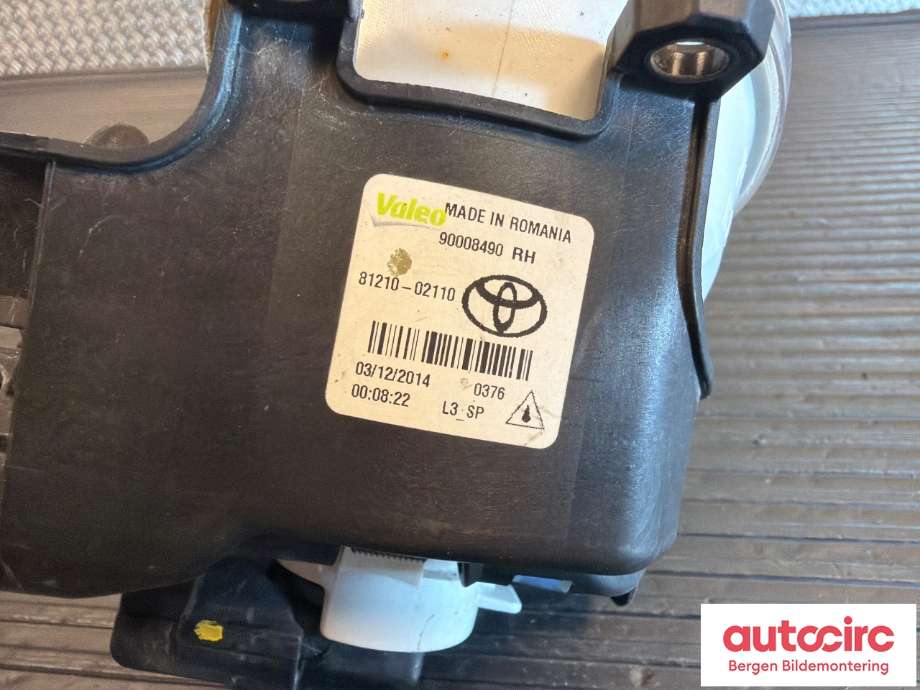 Tåkelykt høyre foran til Toyota Auris 2015-2019 (Type II, Fase 2)  (TOYOTA|8121002110|)