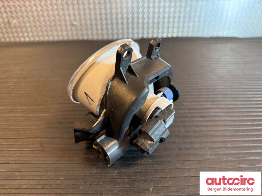 Tåkelykt venstre foran til Toyota Auris 2015-2019 (Type II, Fase 2) (TOYOTA|8122002110|)