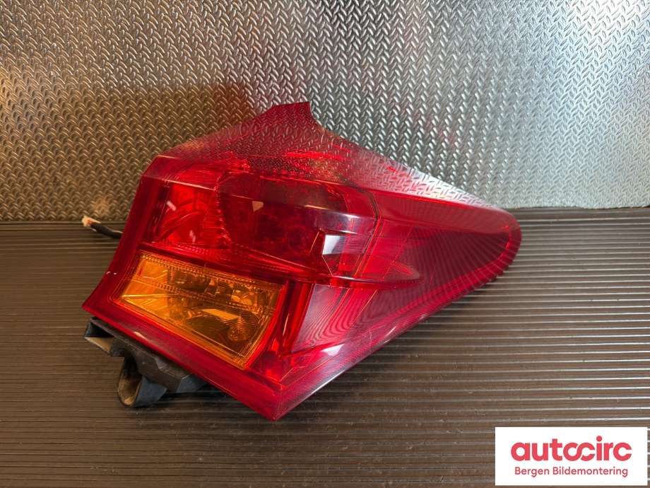 Baklykt høyre til Toyota Auris, 2015-2019 (Type II, Fase 2) (TOYOTA|8155102730)