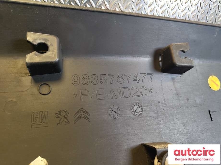 Diverse deler til Peugeot Partner 2019-->> (Type III)  (PEUGEOT|98 357 874 1T|)