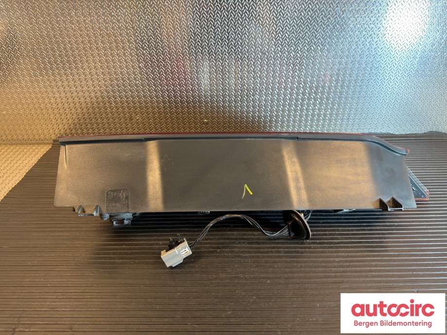 Baklykt venstre til Ford Transit Connect 2013-2018 Type II, Fase 1 (FORD|2390056|DT11-13405-AD|)