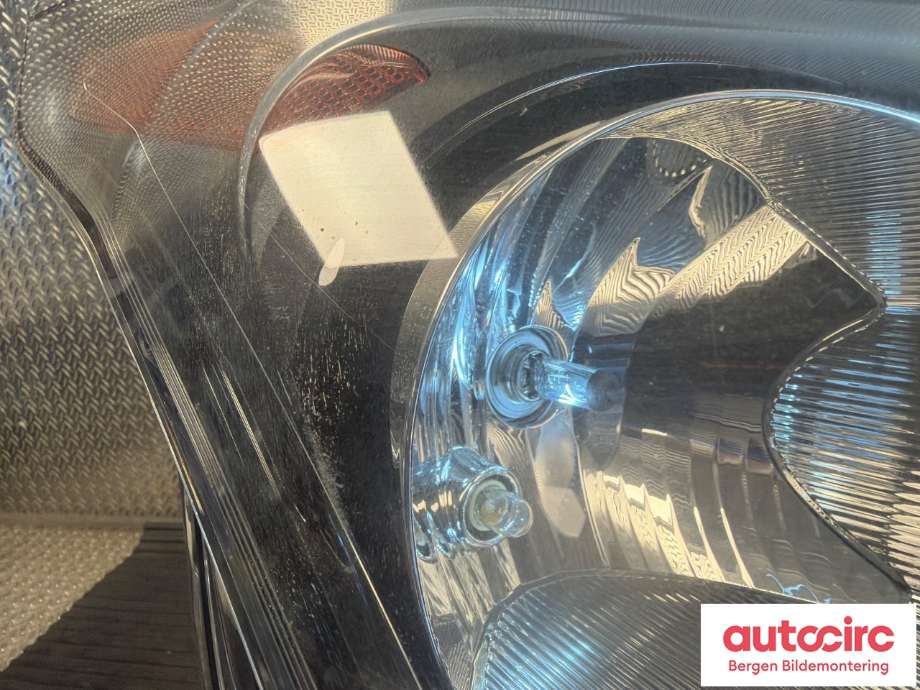 Frontlykt høyre halogen til Ford Transit Connect 2013-2018 Type II, Fase 1  (FORD|1949633|FT11-13W029-DB|)