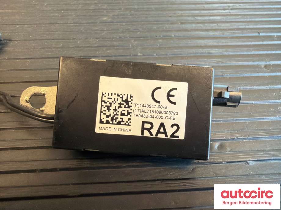 Antenne forsterker til Tesla Model S 2016-2021 (Fase 2)  (TESLA|1448947-00-B|)