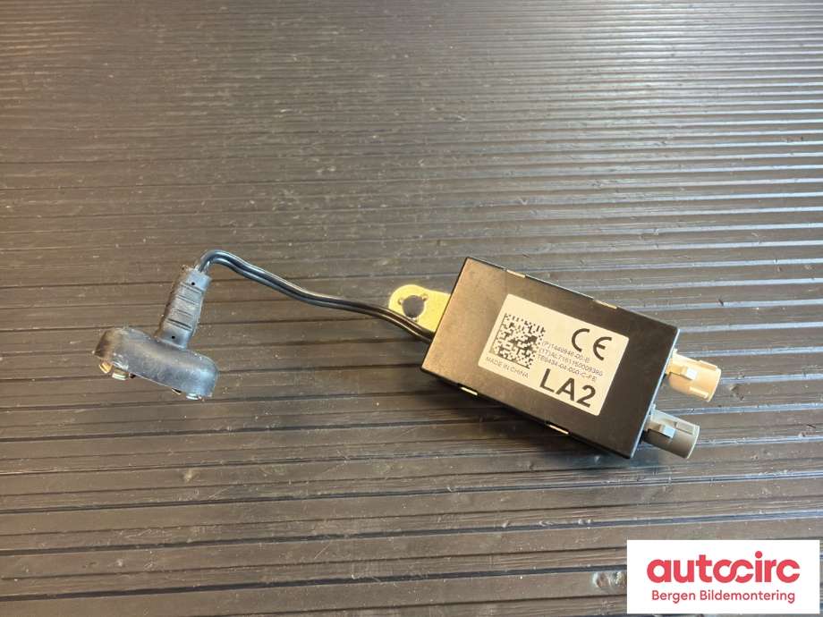Antenne forsterker til Tesla Model S 2016-2021 (Fase 2) (TESLA|1448946-00-B|)