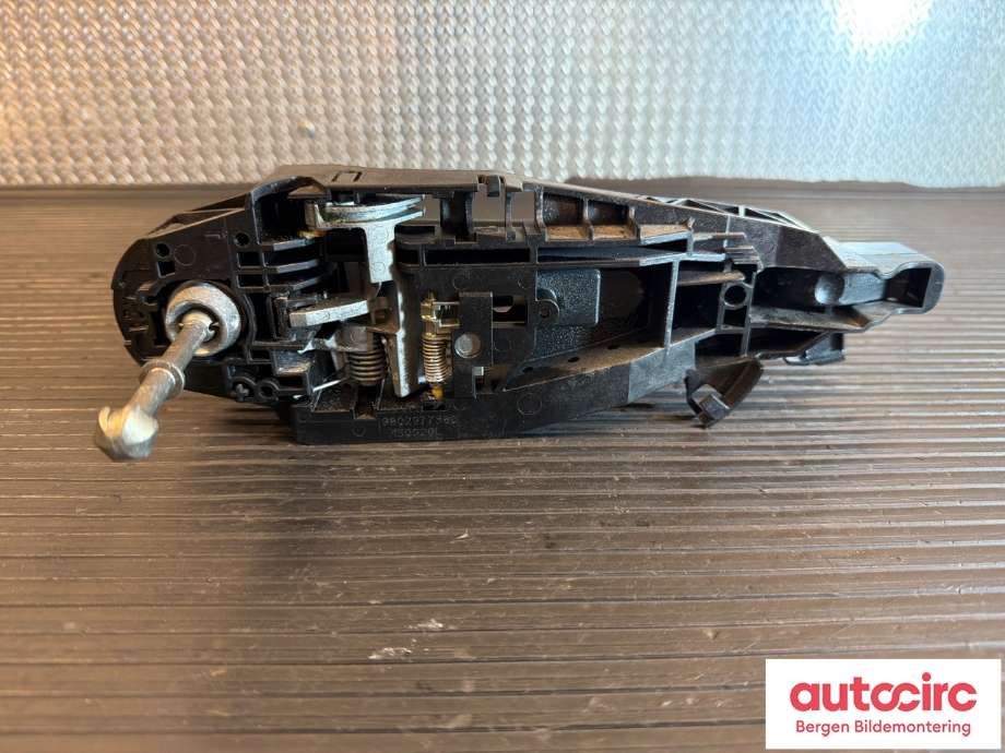 Dørhåndtak utv venstre foran til Peugeot Partner 2019-->> (Type III) (PEUGEOT|16 092 407 80|98 029 773 80|)