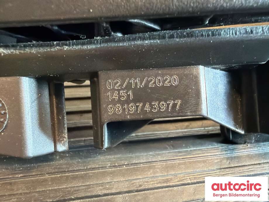 Dørhåndtak inv venst foran til Peugeot Partner 2019-->> (Type III)  (PEUGEOT|98 197 439 ZD|)