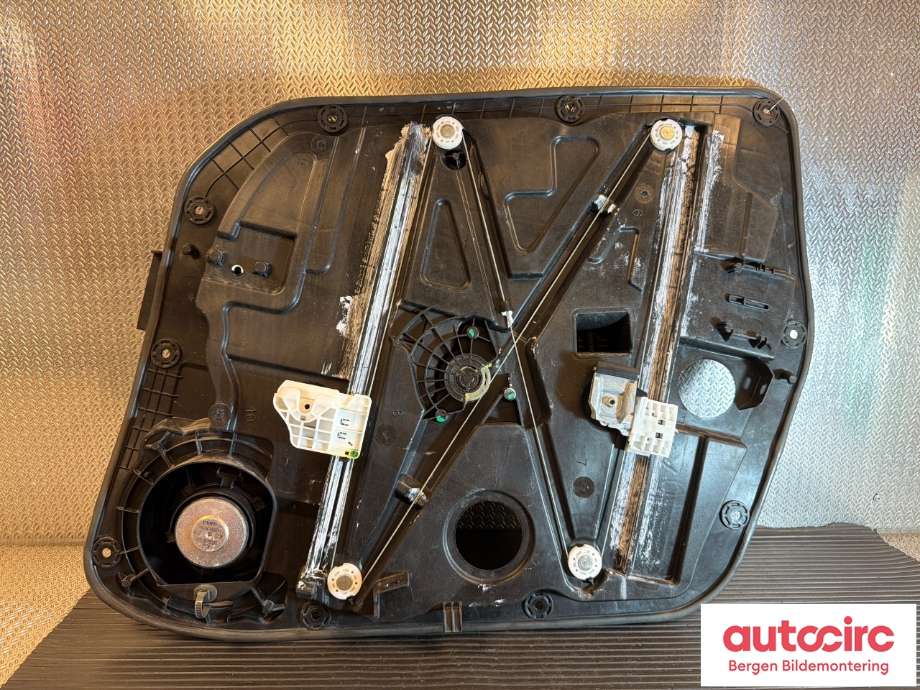Ruteheis til Kia Soul 2014-2019 (Type II) (KIA|82471B2010|)