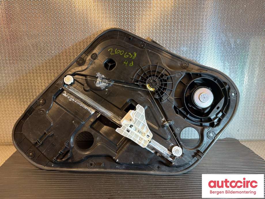 Ruteheis til Kia Soul 2014-2019 (Type II) (KIA|83481B2000|)