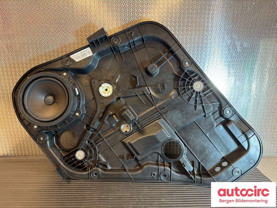 Ruteheis til Kia Soul 2014-2019 (Type II) (KIA|83481B2000|)