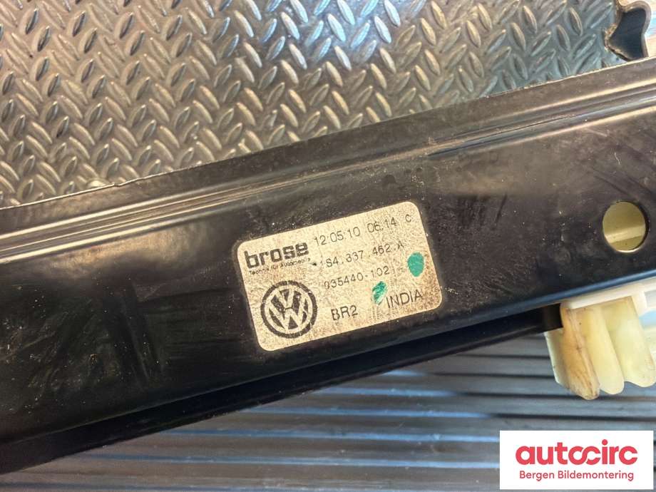 Ruteheis til VW Up 2012-2019  (VOLKSWAGEN|1S4 837 462 A|)