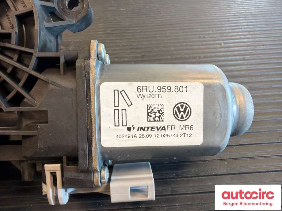 Ruteheis høyre foran til VW Up 2012-2019  (VOLKSWAGEN|1S0 959 801||6RU 959 801)