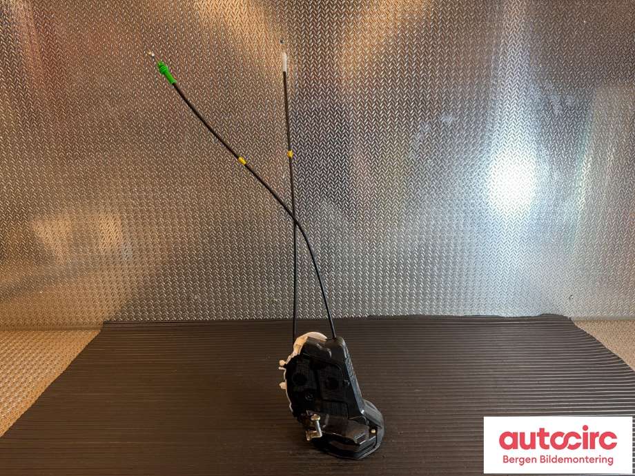 Låsekasse venstre bak til Toyota Yaris 2014-2020 (Type III, Fase 2)  (TOYOTA|690600D320|)