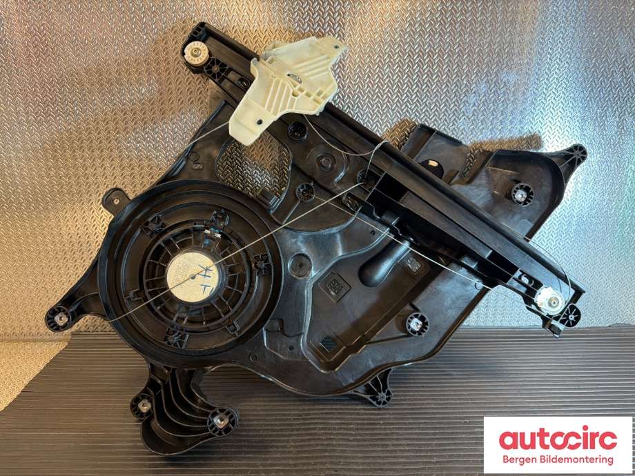 Ruteheis til Peugeot Partner 2019-->> (Type III) (PEUGEOT|98 303 359 80|)
