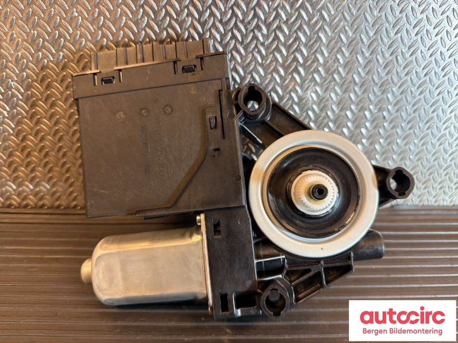 Ruteheis venstre foran til Volvo V90 / V90 CC / S90 2016-->>  (VOLVO|31349756||31674755)