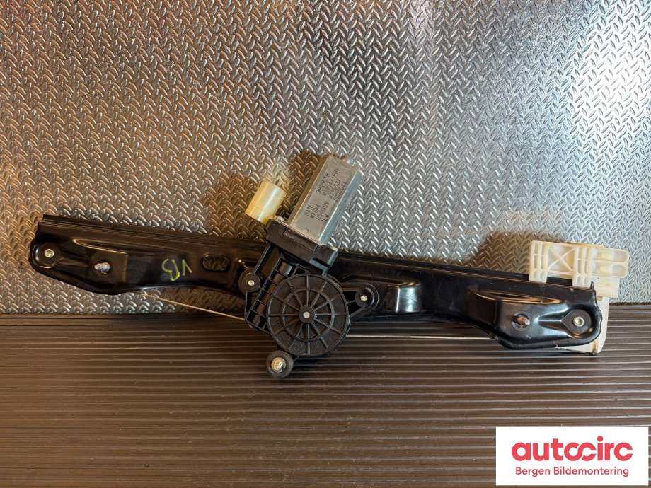 Ruteheis venstre bak til BMW 3-Serie 2012-2018 (F30/F31/F34) (F30/F31/F34) (BMW|51 35 7 281 887|67 62 7 341 563|)