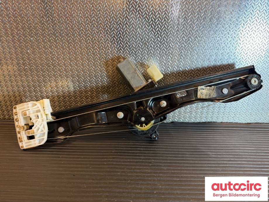 Ruteheis venstre bak til BMW 3-Serie 2012-2018 (F30/F31/F34) (F30/F31/F34) (BMW|51 35 7 281 887|67 62 7 341 563|)