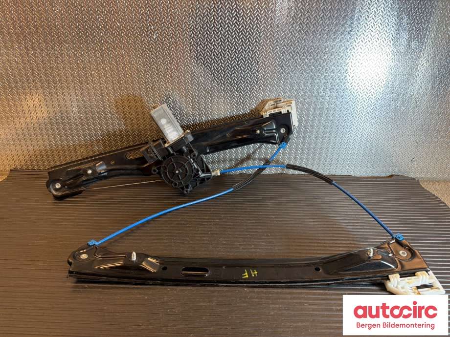 Ruteheis høyre foran til BMW 3-Serie 2012-2018 (F30/F31/F34) (F30/F31/F34) (BMW|51 33 7 281 886|67 62 7 406 634|)