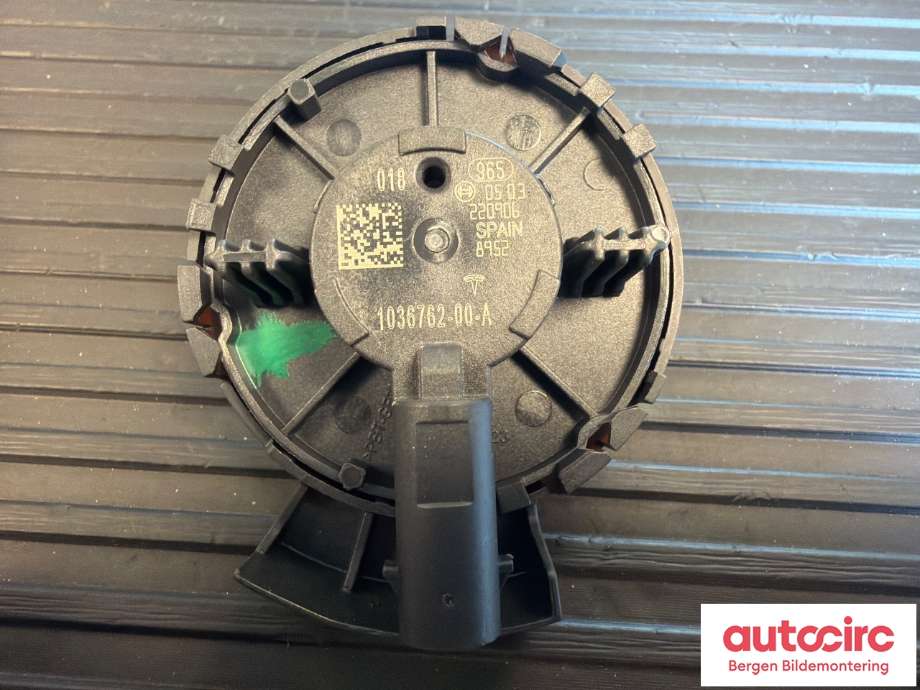 Airbag sensor høyre til Tesla Model Y 2021-2024 (Type I)  (TESLA|1036762-00-B|)