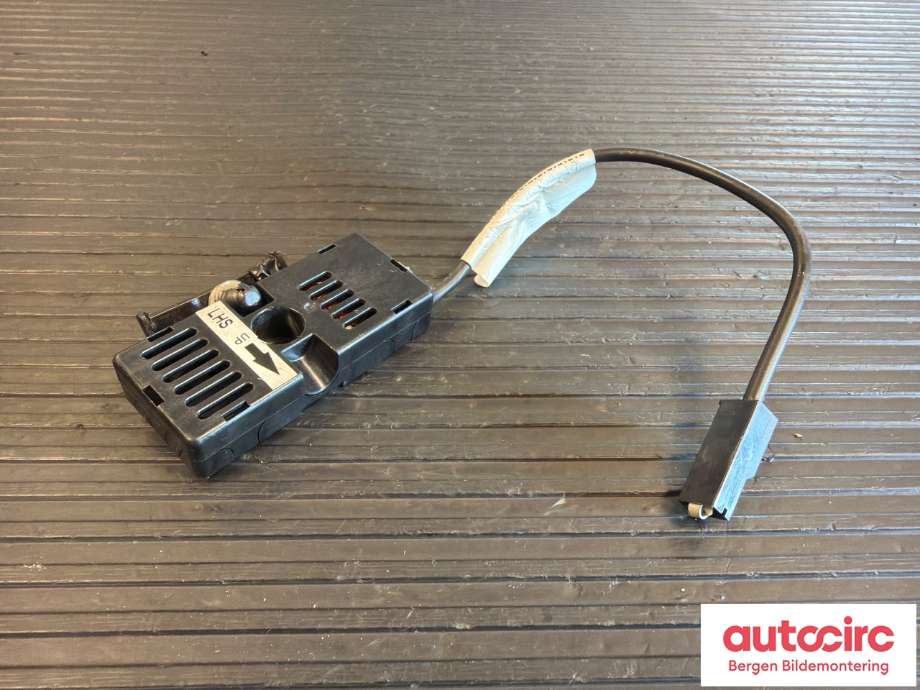 Antenne forsterker til Tesla Model S 2016-2021 (Fase 2) (TESLA|1012002-01-B|)