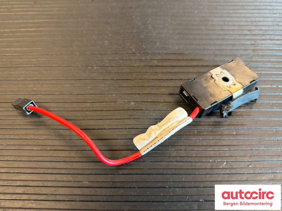 Antenne forsterker til Tesla Model S 2016-2021 (Fase 2) (TESLA|1012002-00-B|)