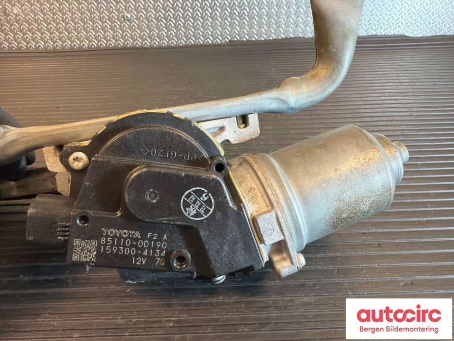 Viskermotor frontrute til Toyota Yaris 2012-2014 (Type III, Fase 1) (TOYOTA|851100D191|)