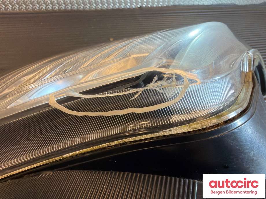 Baklykt venstre til Toyota Yaris 2012-2014 (Type III, Fase 1)  (TOYOTA|815610D390|)