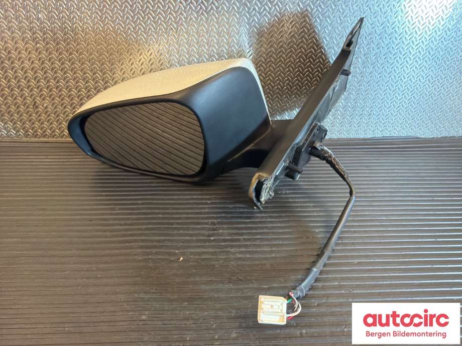 Speil venstre til Toyota Yaris 2012-2014 (Type III, Fase 1) (TOYOTA|879400D590|)