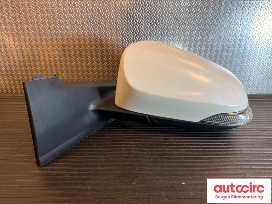 Speil venstre til Toyota Yaris 2012-2014 (Type III, Fase 1) (TOYOTA|879400D590|)