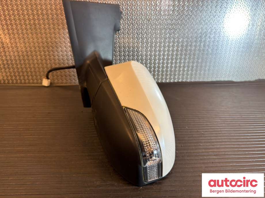 Speil venstre til Toyota Yaris 2012-2014 (Type III, Fase 1) (TOYOTA|879400D590|)