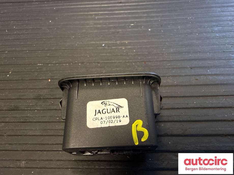 Bryter baklukeåpner til Jaguar I-PACE 2018-->>  (JAGUAR|CPLA10E998AA|T4A7680|)