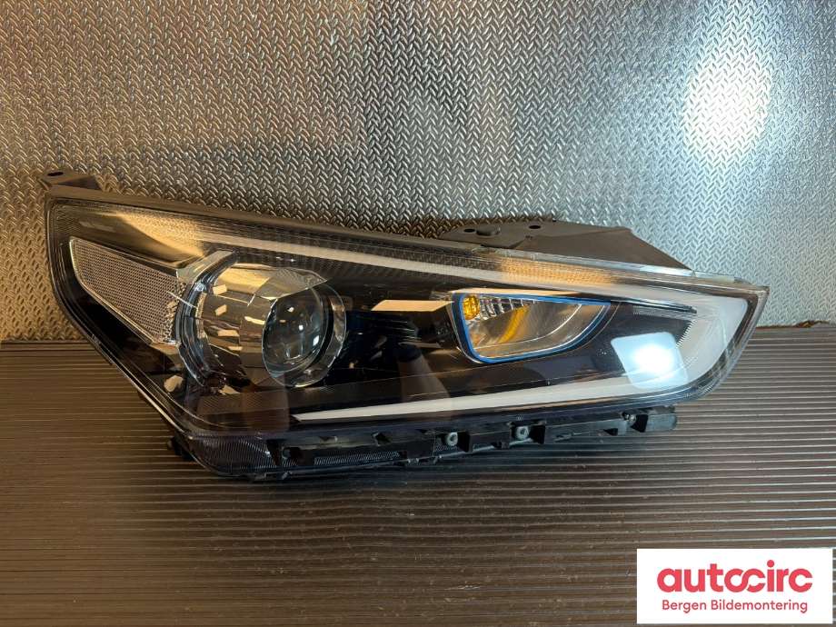 Frontlykt høyre halogen til Hyundai Ioniq Electric, 2016-2019 (Fase 1) (HYUNDAI|92102G2101MBL)