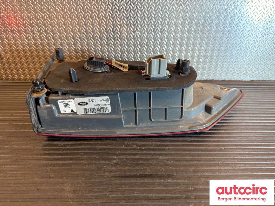 Baklykt høyre indre til Ford Mondeo 2014-2019 (Type V, Fase 1)  (2237791|DS73-13A602-CH|)