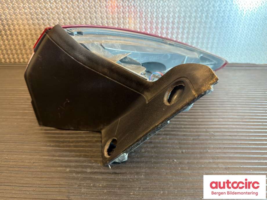 Baklykt venstre til Ford Mondeo 2014-2019 (Type V, Fase 1) (FORD|2291532|DS73-13405-CJ|DS73-13405-CH)
