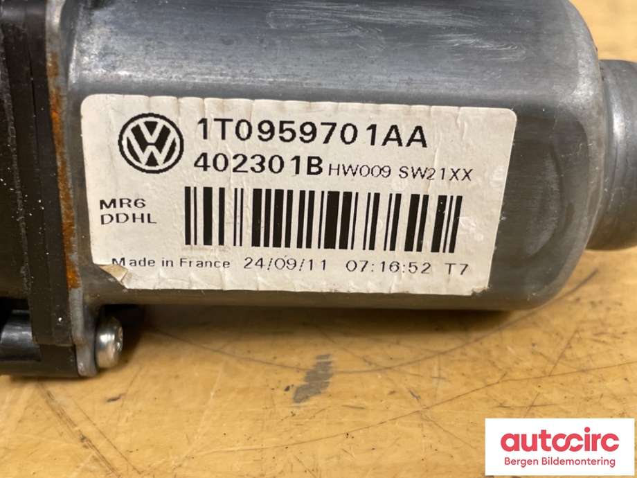 Ruteheis venstre til Škoda Octavia 2009-2013 (Type II, Fase 2)  (SKODA|5K0 959 793 A|)