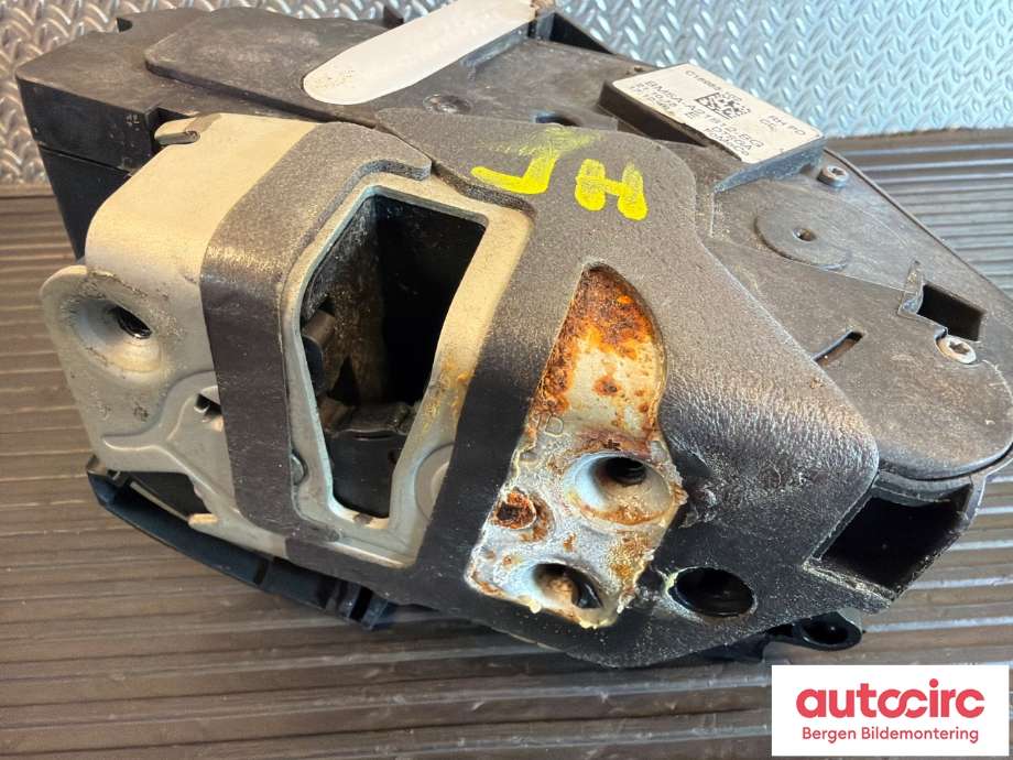 Låsekasse høyre foran til Ford Mondeo 2014-2019 (Type V, Fase 1) (FORD|2066073|BM5A-A21812-BH|BM5A-A21812-BG)