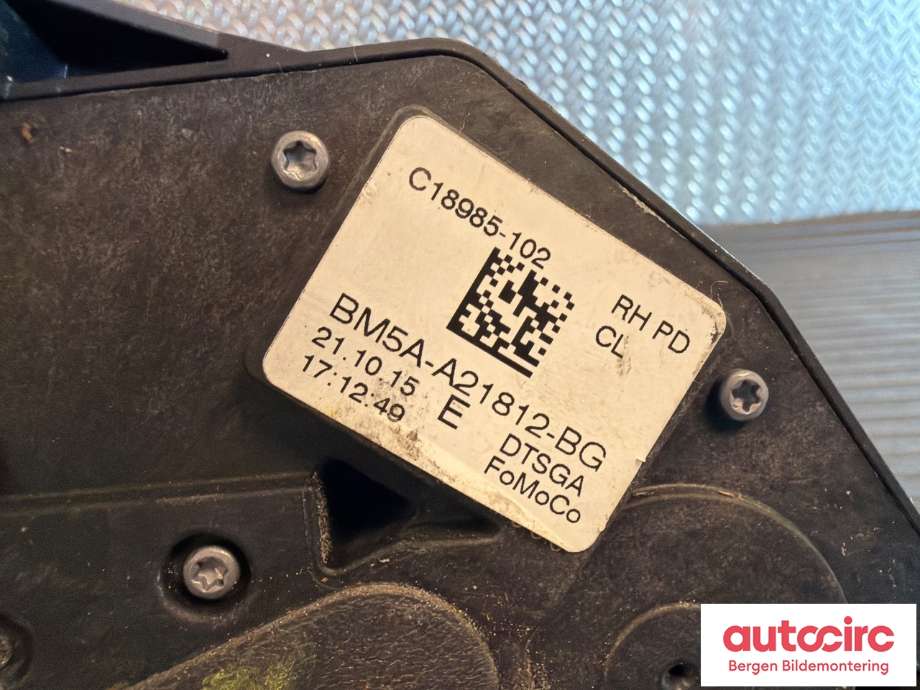 Låsekasse høyre foran til Ford Mondeo 2014-2019 (Type V, Fase 1) (FORD|2066073|BM5A-A21812-BH|BM5A-A21812-BG)