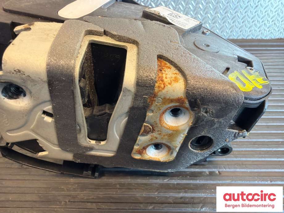 Låsekasse høyre bak til Ford Mondeo 2014-2019 (Type V, Fase 1)  (FORD|2110426|BM5A-A26412-CG|BM5A-A26412-C)