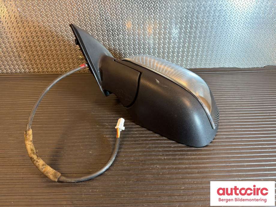 Speil venstre til Nissan Leaf 2011-2017 (Type I) (NISSAN|963023NL0B|)
