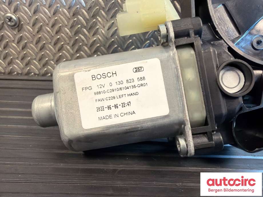 Ruteheis venstre foran til Hongqi E-HS9 2022-->>  (HONGQI|6104135-QR01|)