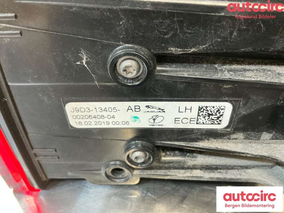 Baklykt høyre til Jaguar I-PACE 2018-->>  (T4K16638|T4K1820|J9D313404AC)