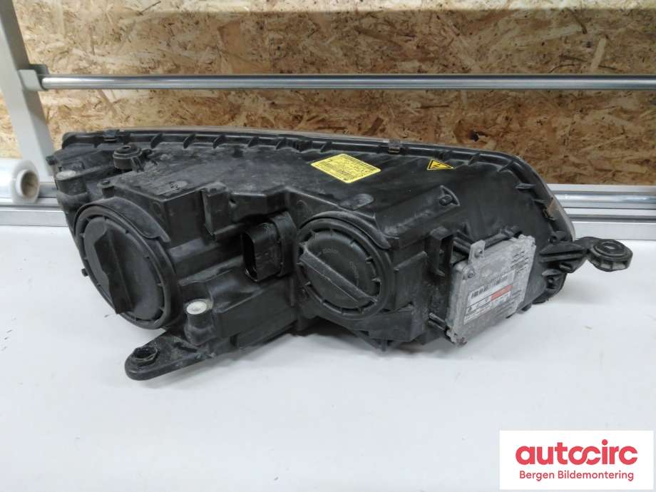 Frontlykt venstre halogen til Škoda Octavia 2013-2016 (Type III, Fase 1)  (SKODA|5E1 941 017 B|)