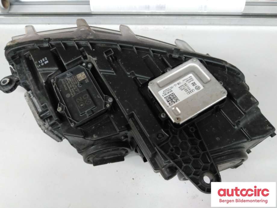 Frontlykt venstre halogen til Škoda Octavia 2013-2016 (Type III, Fase 1)  (SKODA|5E1 941 017 B|)