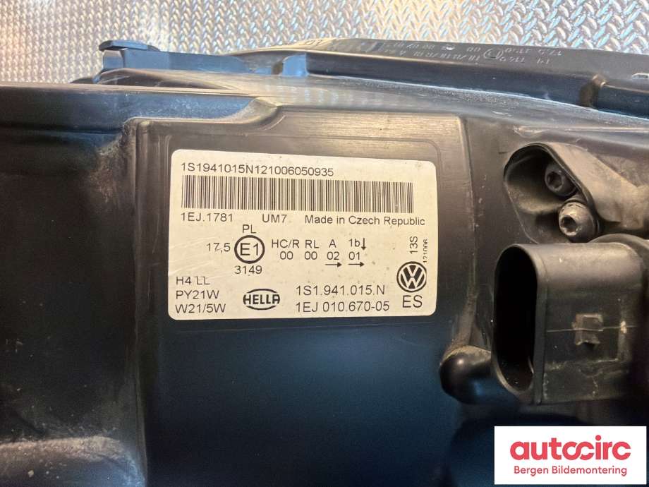 Frontlykt venstre halogen til VW Up 2012-2019 (VOLKSWAGEN|1S1 941 015 N|)