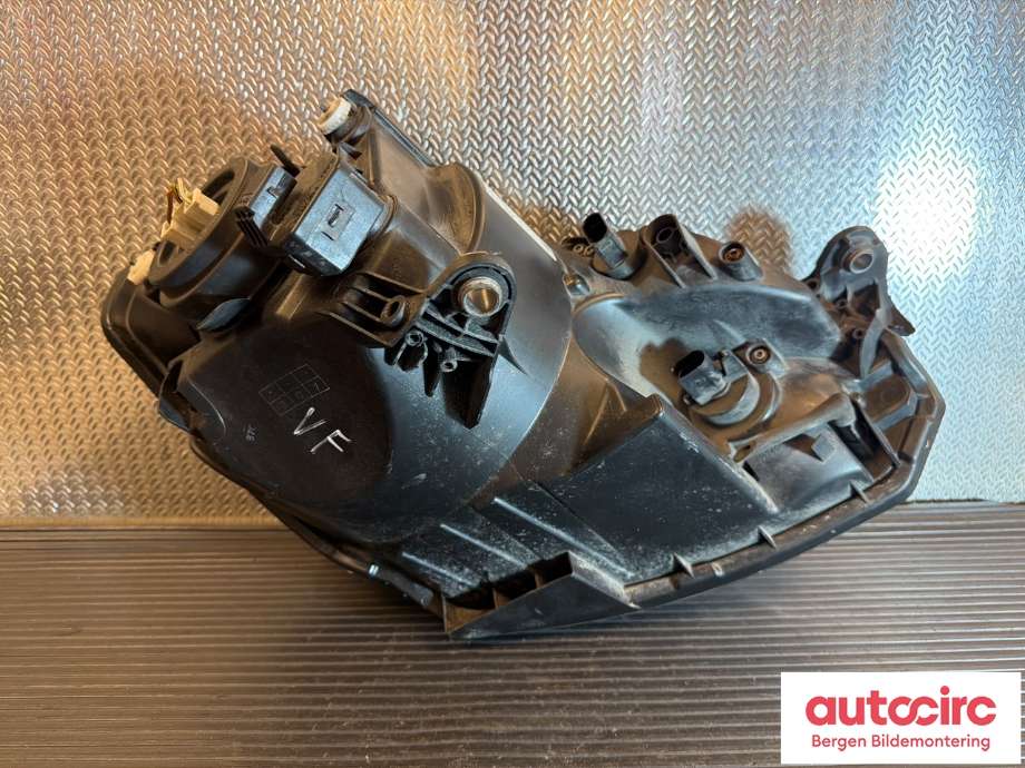 Frontlykt venstre halogen til VW Up 2012-2019 (VOLKSWAGEN|1S1 941 015 N|)