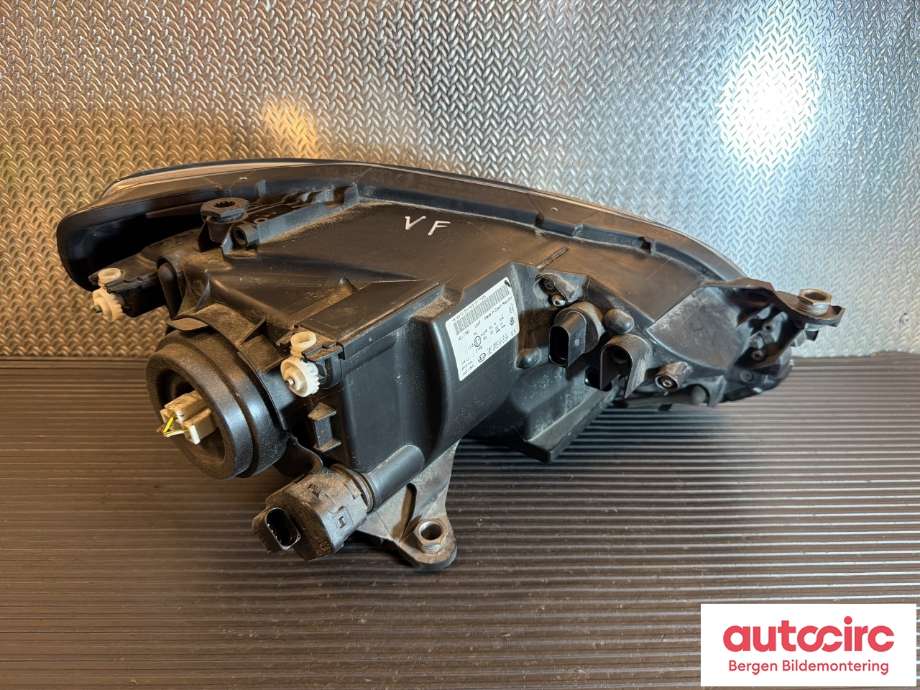 Frontlykt venstre halogen til VW E-Up 2013-2019 (VOLKSWAGEN|1S1 941 015 N|)