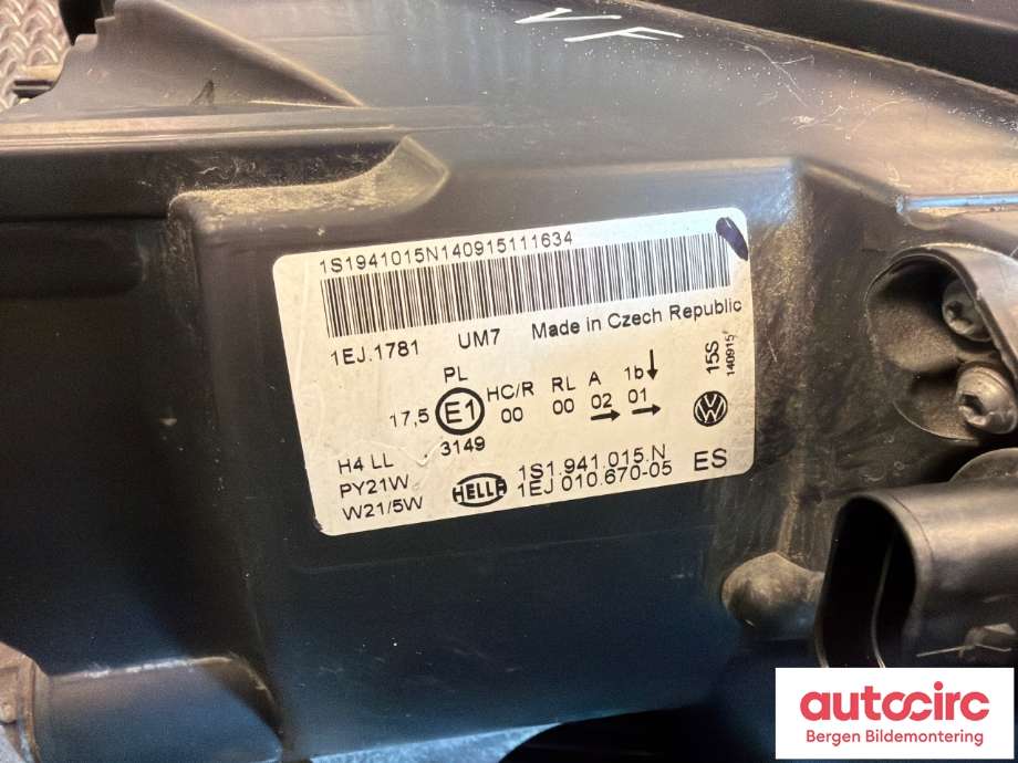 Frontlykt venstre halogen til VW E-Up 2013-2019 (VOLKSWAGEN|1S1 941 015 N|)